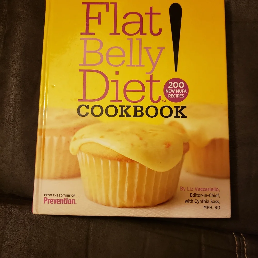 Flat Belly Deit Cook Book Hardcover by‎ Prevention.
